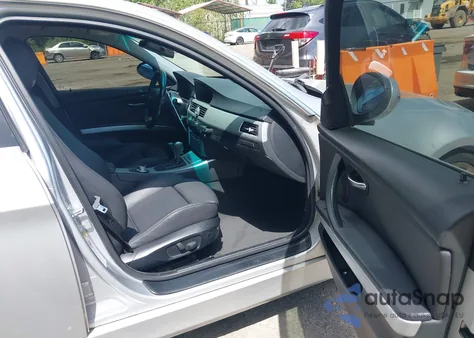 2006 BMW 330I z USA, uszkodzony, nr VIN WBAVB33586KR79558